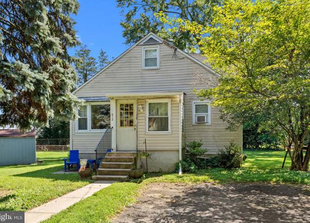 Property at 612 Brook St, Willow Grove, PA 19090, 3 beds, 1 bath