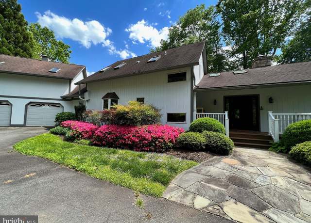 Property at 3924 Cobbler Mountain Rd, Delaplane, VA 20144, 5 beds, 3.5 baths