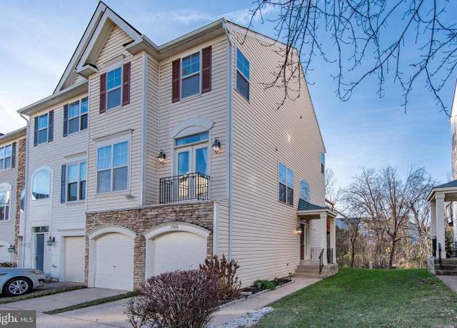 Property at 13416 Burrough Farm Dr, Herndon, VA 20171, 3 beds, 2.5 baths