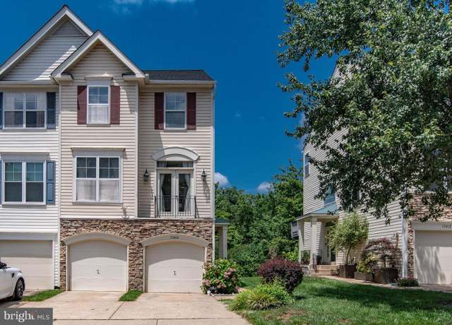 Property at 13416 Burrough Farm Dr, Herndon, VA 20171, 3 beds, 2.5 baths