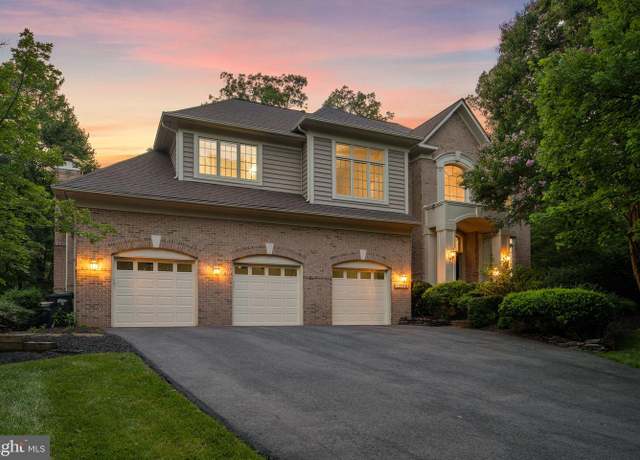 Property at 12016 Creekbend Dr, Reston, VA 20194, 6 beds, 4.5 baths