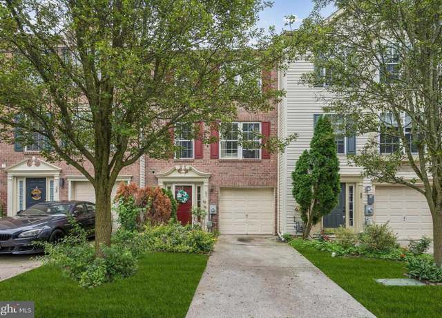 Property at 31 Golf View Ct, Pine Hill, NJ 08021, 4 beds, 2.5 baths