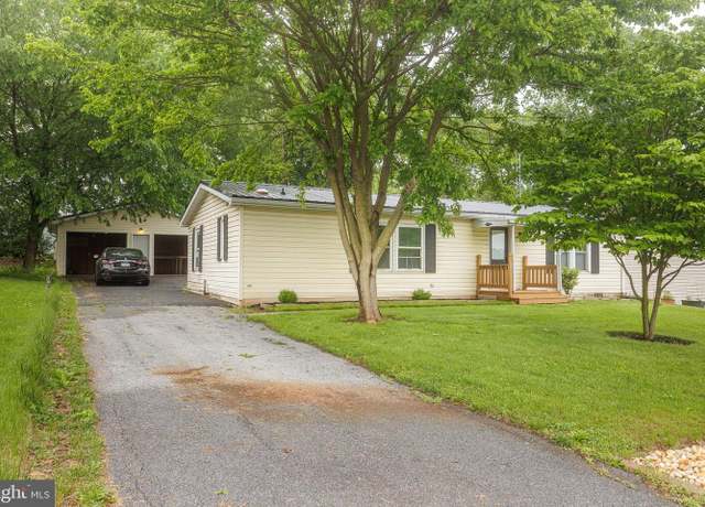 Property at 27 Bill Dr, Denver, PA 17517, 2 beds, 2 baths