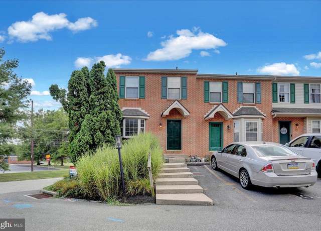 Property at 301 Country Club Rd #301, Red Lion, PA 17356, 2 beds, 1.5 baths