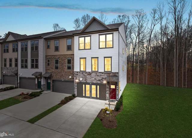 Property at 13211 Nixon Ln, Woodbridge, VA 22193, 4 beds, 3.5 baths