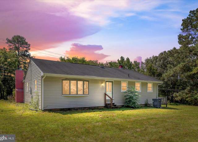 Property at 64 Peach Tree Ln, Fredericksburg, VA 22406, 4 beds, 2 baths
