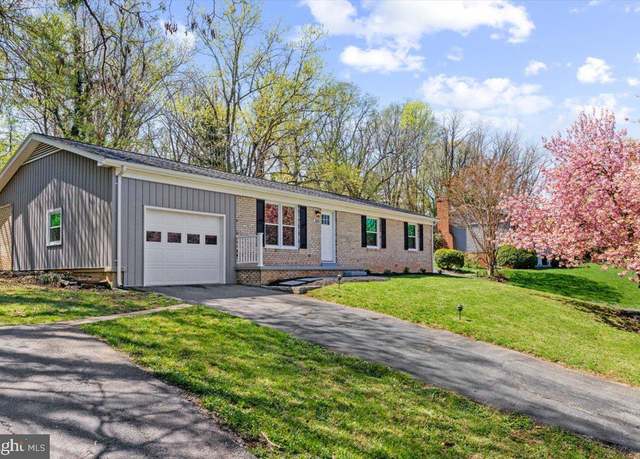 Property at 306 Brown Ave, Front Royal, VA 22630, 3 beds, 2 baths