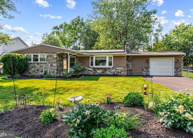 Property at 814 Northwood Ave, Cherry Hill, NJ 08002, 3 beds, 2 baths