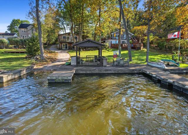 Property at 9 Bragg Dr, East Berlin, PA 17316, 2 beds, 3 baths