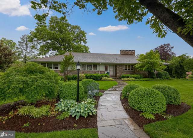Property at 1545 Farr Rd, Wyomissing, PA 19610, 4 beds, 2.5 baths
