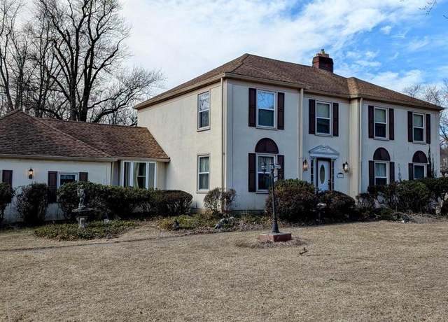 Property at 1211 Waterford Rd, West Chester, PA 19380, 4 beds, 2.5 baths