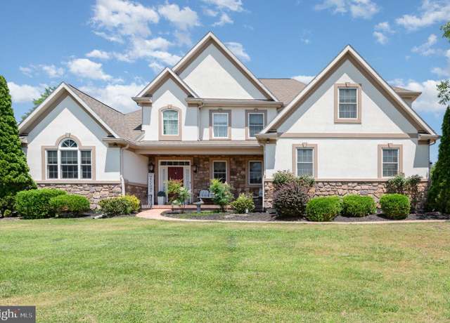 Property at 2452 Mercedes Ct, Harrisburg, PA 17112, 4 beds, 4.5 baths