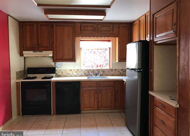 Property at 9128 Revere St, Philadelphia, PA 19152, 4 beds, 2.5 baths