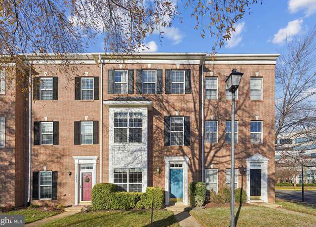 Property at 3803 Eisenhower Ave, Alexandria, VA 22304, 3 beds, 3.5 baths