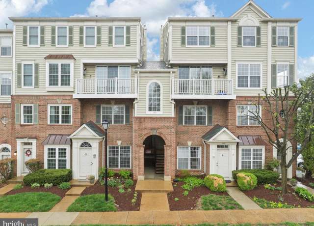 Property at 1909 Kenwood Ave #303, Alexandria, VA 22302, 2 beds, 2.5 baths