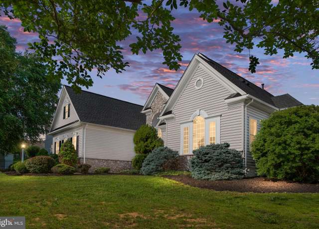 Property at 715 Constantine Ct, Warrenton, VA 20186, 5 beds, 4.5 baths