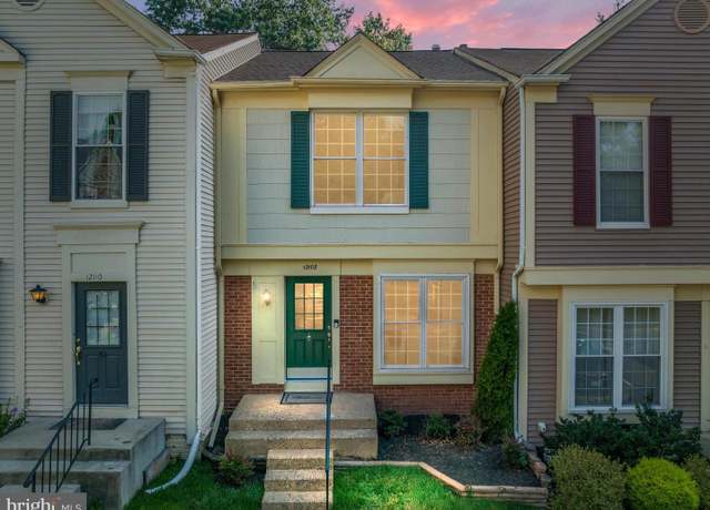 Property at 12108 Wedgeway Pl, Fairfax, VA 22033, 3 beds, 3.5 baths