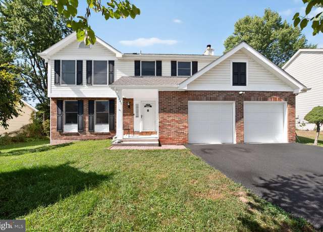 Property at 3841 Beech Down Dr, Chantilly, VA 20151, 4 beds, 3.5 baths