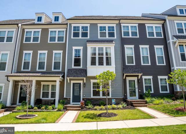 Property at 1621 Grove Chestnut Rd, Dumfries, VA 22026, 4 beds, 3.5 baths