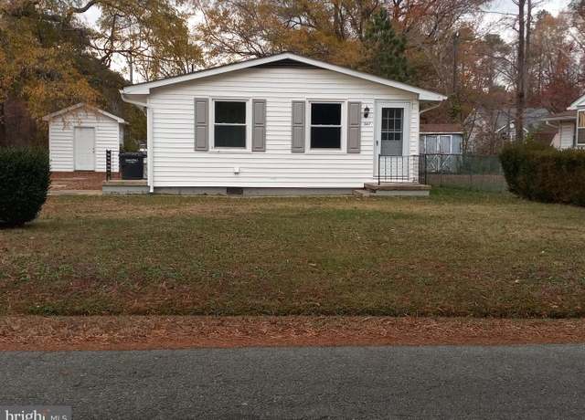 Property at 347 6th St, Colonial Beach, VA 22443, 3 beds, 1 bath