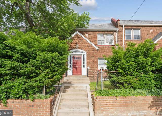 Property at 4825 3rd St NW, Washington, DC 20011, 8 beds, 4 baths
