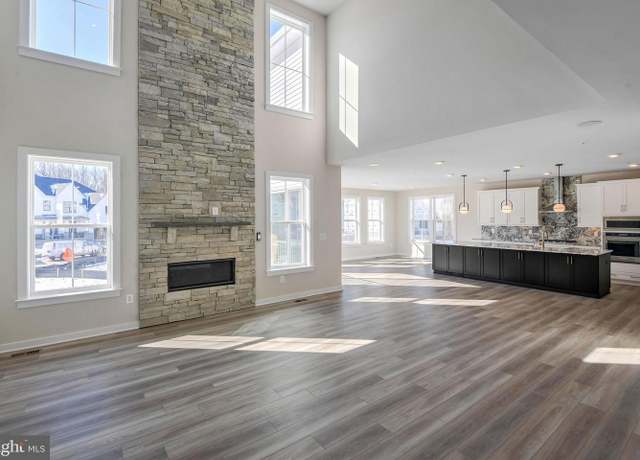 Property at 425 Meadow Creek Dr, Bowie, MD 20716, 4 beds, 4.5 baths