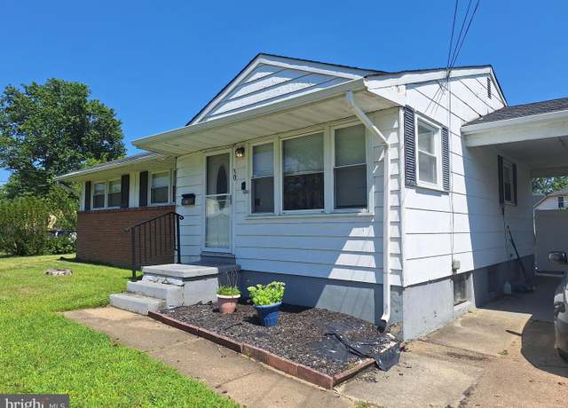 Property at 30 Laclede Dr, Burlington, NJ 08016, 3 beds, 1.5 baths
