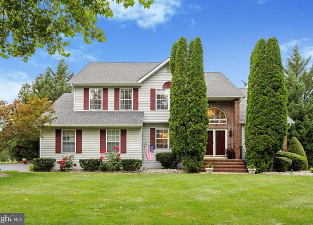 Property at 11 Jared Dr, Robbinsville, NJ 08691, 4 beds, 3 baths