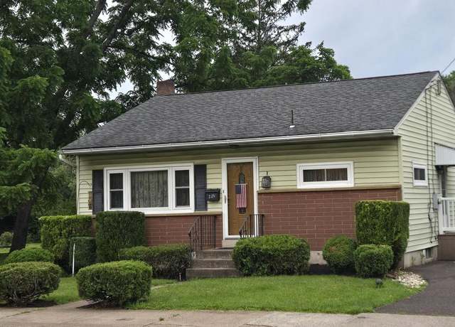 Property at 235 S Main St, Quakertown, PA 18951, 2 beds, 1 bath