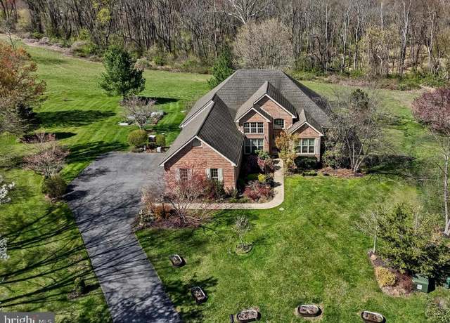 Property at 65 Kent Farm Ln, West Grove, PA 19390, 3 beds, 2 baths