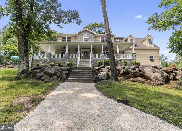 Property at 3137 Laughead Ln, Garnet Valley, PA 19060, 4 beds, 3.5 baths