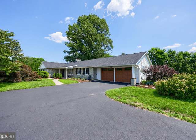 Property at 8 Budview Dr, Willow Street, PA 17584, 3 beds, 2.5 baths