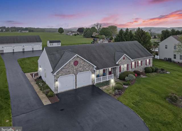 Property at 2934 Grundsau Ct, Fogelsville, PA 18051, 4 beds, 3.5 baths