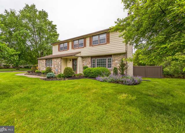 Property at 1800 Terrace Dr, Maple Glen, PA 19002, 5 beds, 2.5 baths