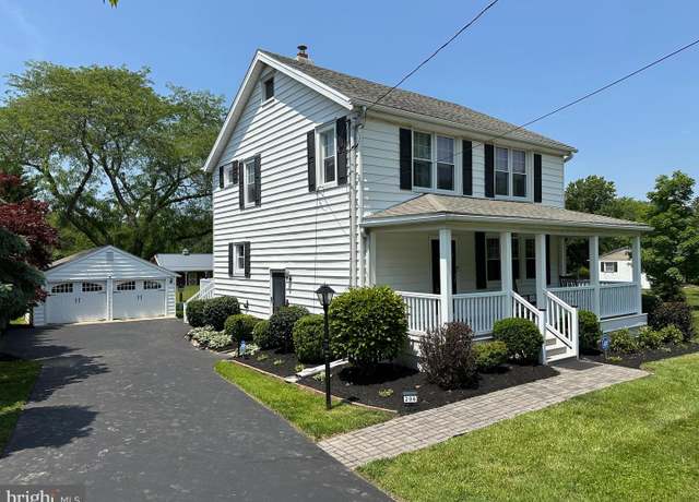 Property at 206 Chestnut Ln, North Wales, PA 19454, 3 beds, 2 baths