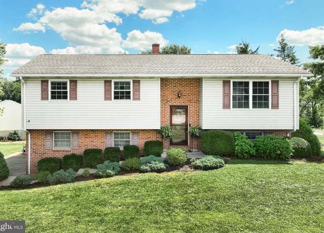 Property at 3047 Englewood Ct, Dover, PA 17315, 3 beds, 2 baths
