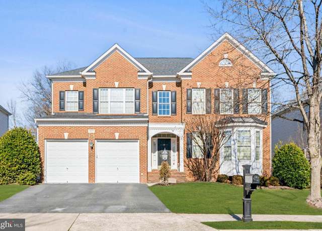 Property at 25670 S Village Dr, Chantilly, VA 20152, 4 beds, 4.5 baths