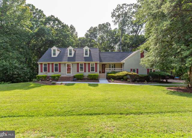 Property at 1550 Clover Dr, Fredericksburg, VA 22407, 4 beds, 4 baths
