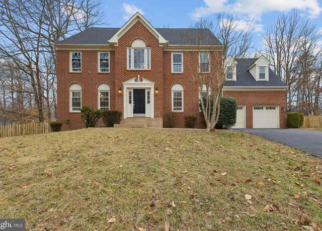 Property at 6 Lynchester Dr, Fredericksburg, VA 22406, 5 beds, 4.5 baths