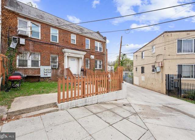 Property at 2315 Green St SE, Washington, DC 20020, 7 beds, 4 baths