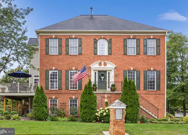Property at 161 Riverton Pl, Edgewater, MD 21037, 3 beds, 3 baths