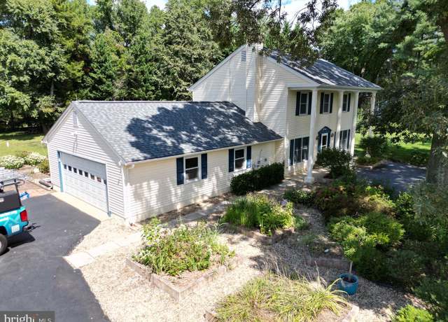 Property at 6155 Sandy Point Rd, Prince Frederick, MD 20678, 3 beds, 2.5 baths