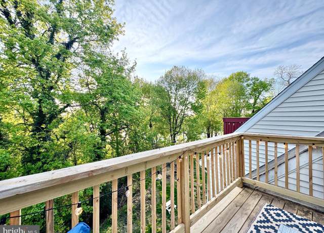Property at 202 River Ct, Bordentown, NJ 08505, 3 beds, 1.5 baths