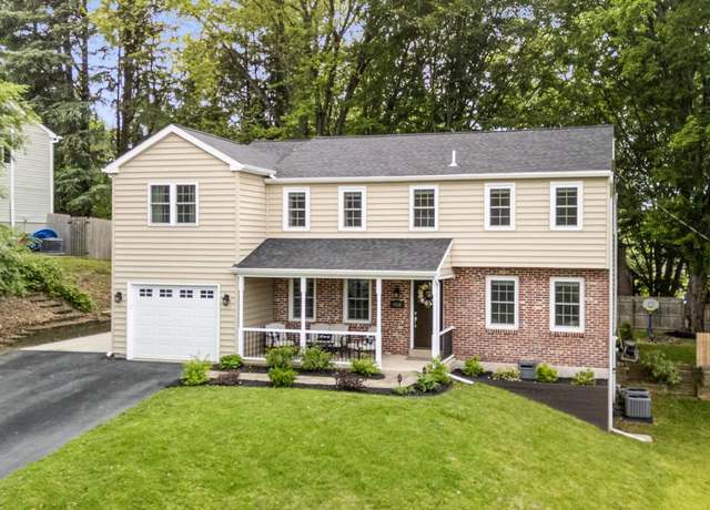 Property at 914 Baylowell Dr, West Chester, PA 19380, 4 beds, 3.5 baths