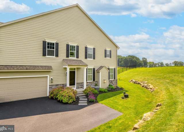 Property at 311 Ironstone Ln, Elverson, PA 19520, 3 beds, 2.5 baths
