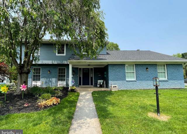 Property at 768 Lexington Ave, Hershey, PA 17033, 5 beds, 3.5 baths