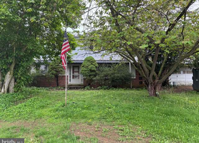 Property at 740 S Custer Ave, New Holland, PA 17557, 4 beds, 2 baths