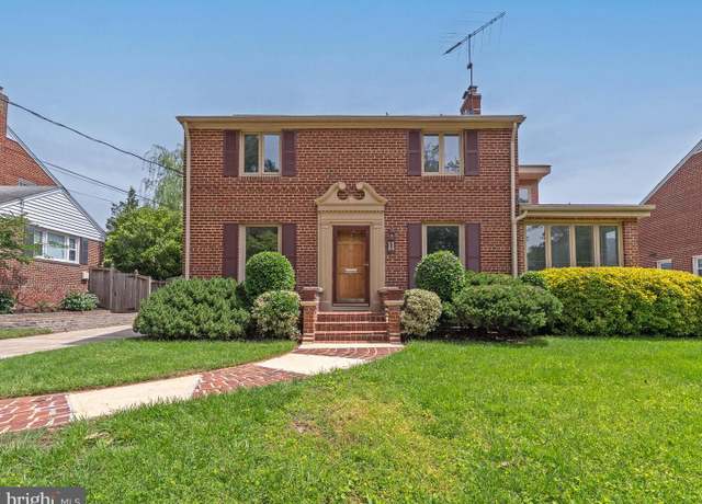 Property at 11 S Hudson St, Arlington, VA 22204, 3 beds, 2.5 baths