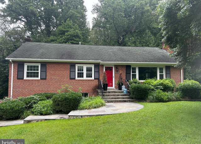 Property at 3200 Prosperity Ave, Fairfax, VA 22031, 4 beds, 3 baths