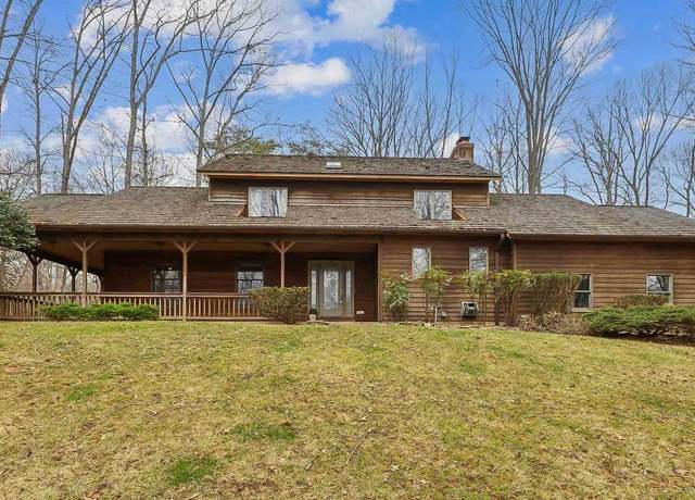Property at 41 Cedar Dr, Sterling, VA 20164, 4 beds, 3.5 baths